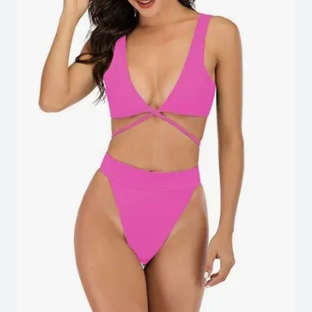 Sherry DC. Women's Bikini. Fushia. Size Large. NWOT.